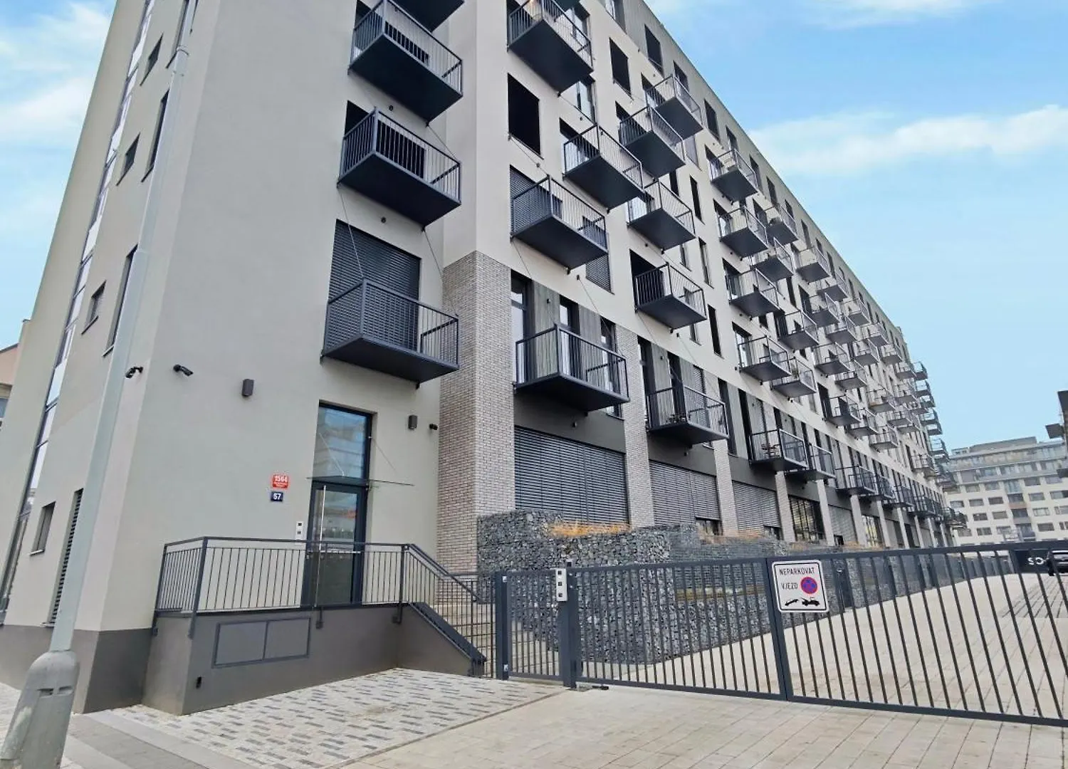 Apartament Holesovice Retreat, Balcony, Air-Con And Secure Parking Praga
