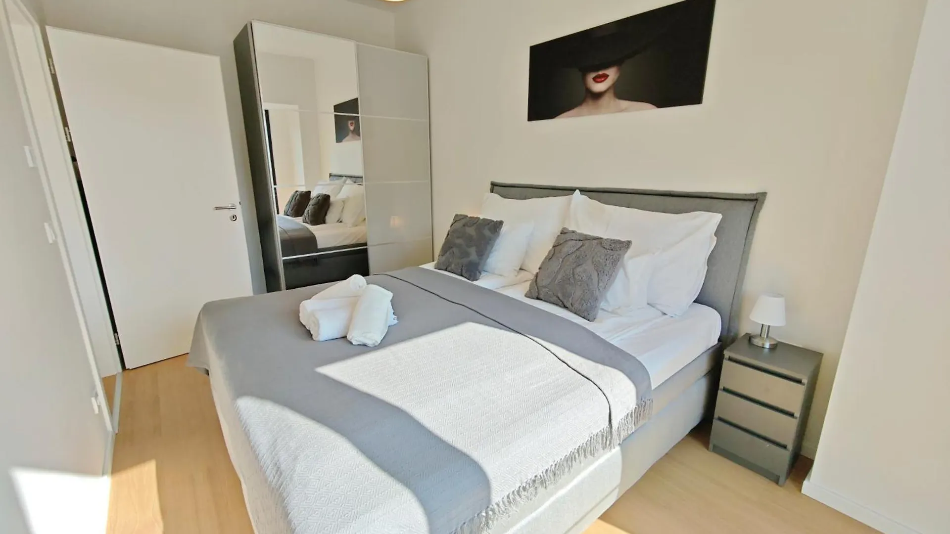 Apartament Holesovice Retreat, Balcony, Air-Con And Secure Parking Praga