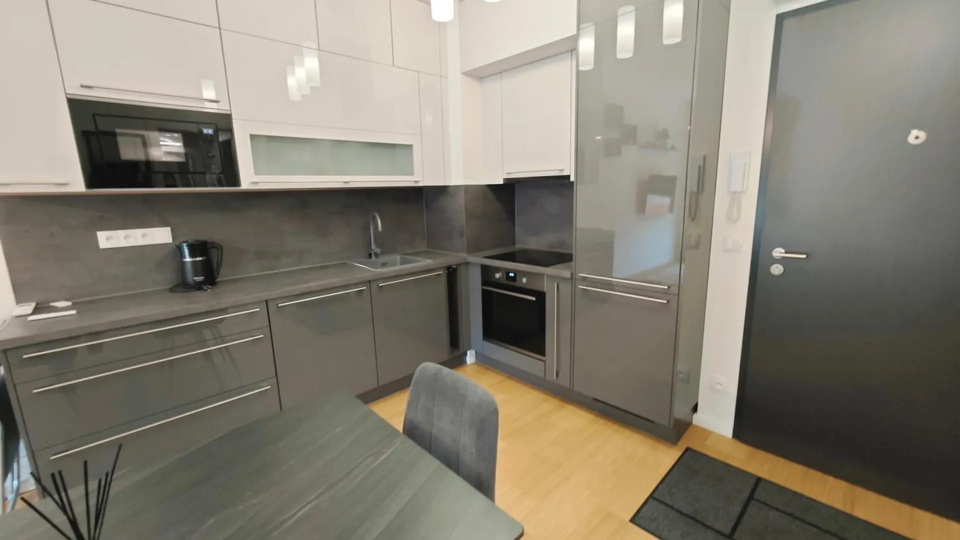 Holesovice Retreat, Balcony, Air-Con And Secure Parking Lejlighed Prag 0*,